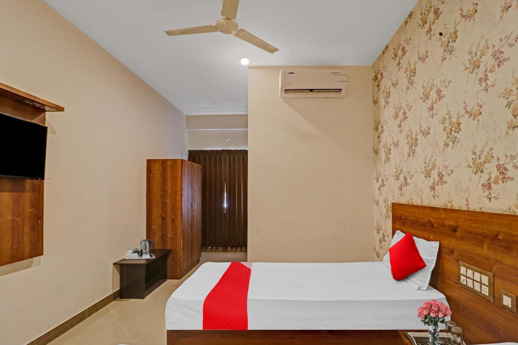 Hotel O Formula Vanivilasa Puram エクステリア 写真